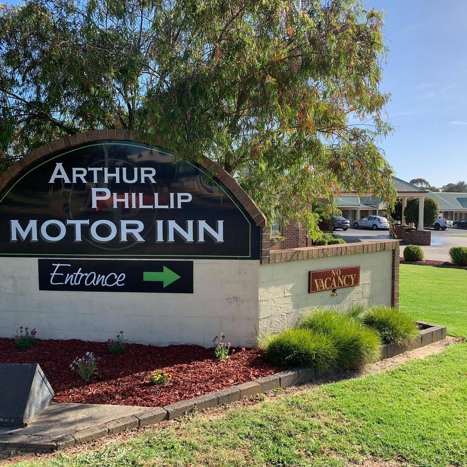Arthur Phillip Motor Inn is in the centre of Cowes, so close to Phillip Island penguin parade, the Phillip Island Chocolate factory and the Phillip Island Grand Prix circuit and beautiful beaches.