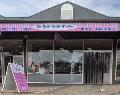 The Jolly Lolly Trolley is a lolly shop and an ice cream shop in Phillip Island. There is so has so much to choose from: bulk and mix lollies, smoothies, milkshakes and more.